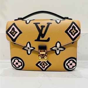 Louis Vuitton Pochette Metis Wild at Heart ❤️